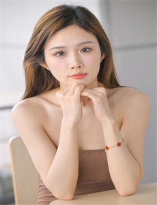 《女儿的朋友63中汉字三义-伊东红》