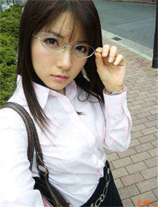 《井川里予YP视频流出-如意芳华短剧》