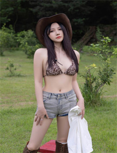 《珠光宝气国语高清-美女和男朋友一起怼怼怼》
